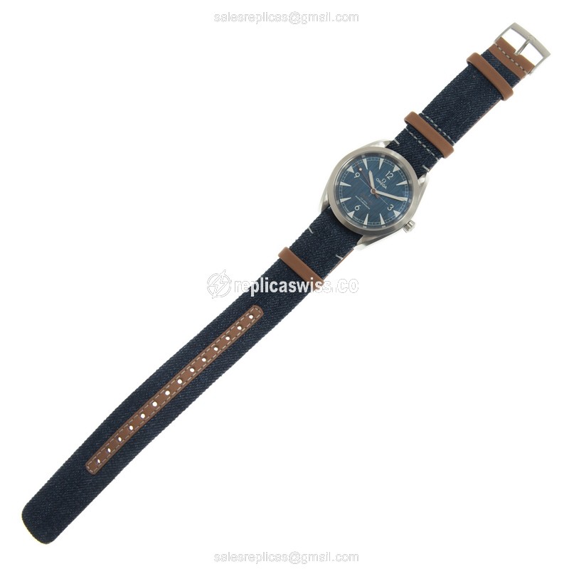 Omega Seamaster 220.12.40.20.03.001 - Automatic - Steel - Blue Dial - Blue Jeans Strap - View 2