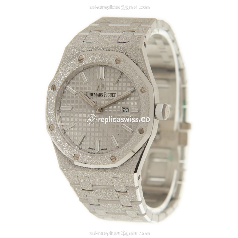 AP Royal Oak Replica - Quartz - 18kt White Gold - Silver Dial - Clasp - View 3