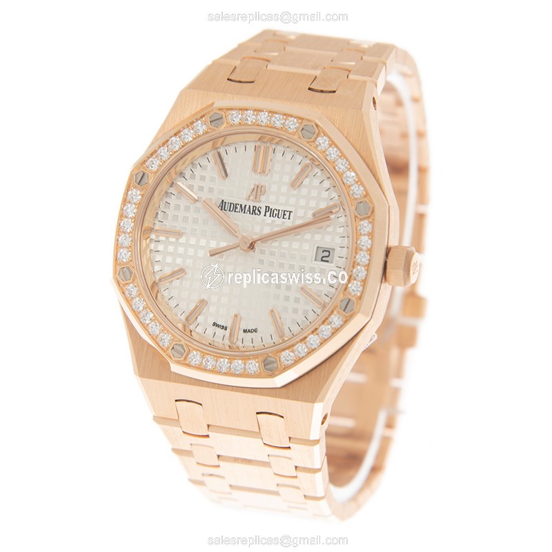 Audemars Piguet 77351OR.ZZ.1261OR.01 - Automatic - Rose Gold Case - Diamonds - Silver Dial - View 3