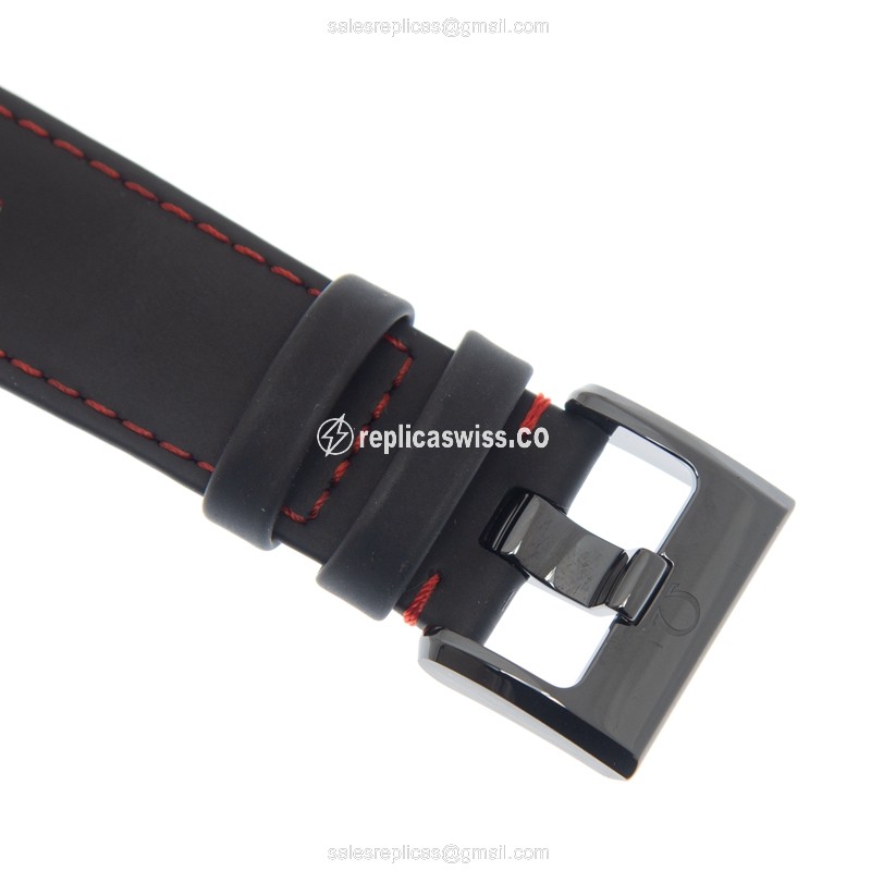 Omega Speedmaster Replica - Automatic - Ceramic Case - Black Dial - Leather Strap - Buckle Clasp - View 4