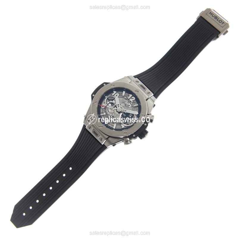 Hublot BIG BANG Titanium - Automatic - Silver Dial - Black Rubber - Clasp - View 2