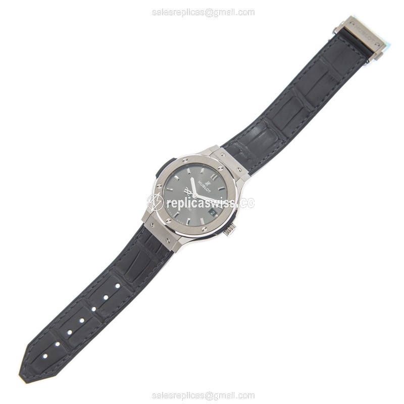 Hublot Classic Fusion Replica - Automatic - Titanium Case - Dark Grey - Grey Alligator Strap - View 2
