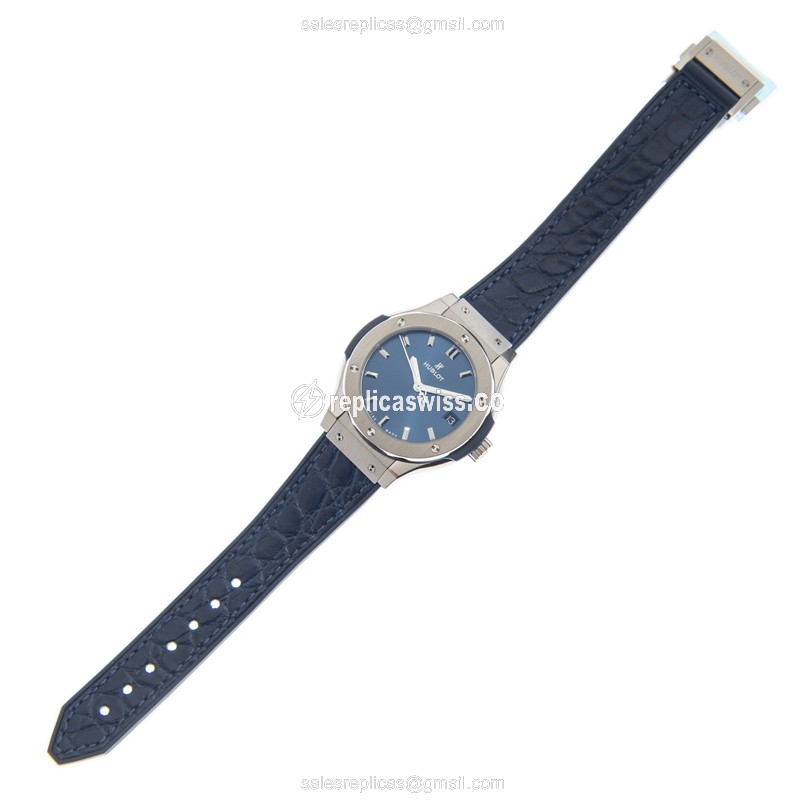 Hublot Classic Fusion Quartz Titanium - Blue Dial - Blue Alligator Strap - View 2