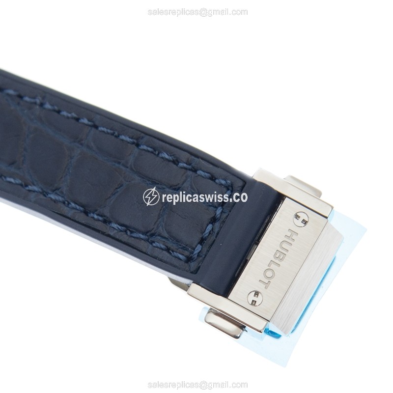 Hublot Classic Fusion Quartz Titanium - Blue Dial - Blue Alligator Strap - View 4