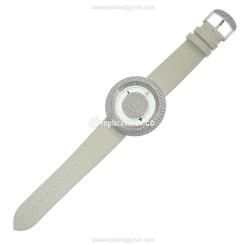 Jacob & Co BM556.30.RD.RD.A Replica - Quartz - 18kt White Gold - Diamond Case - Silver Dial - View 2