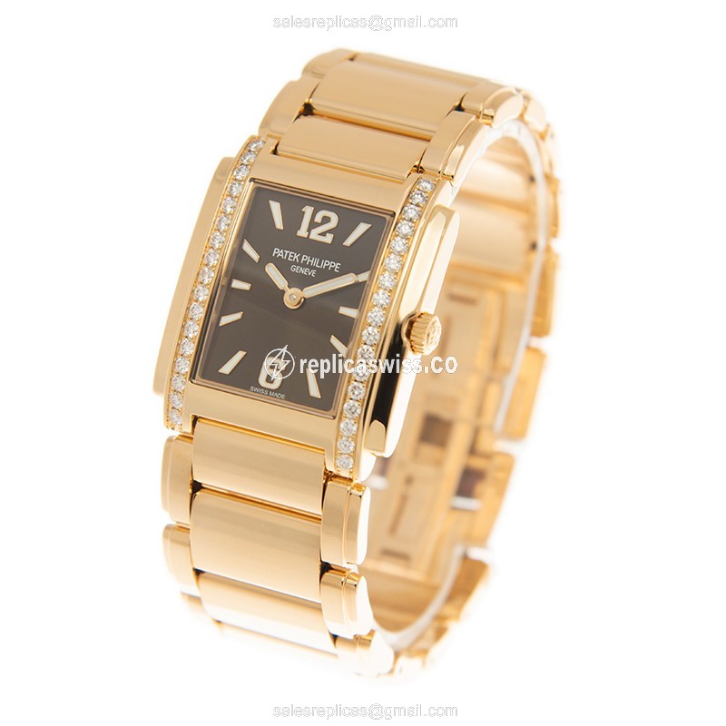 Patek Philippe 4910/1201R-001 TWENTY-4 Quartz 18kt Rose Gold & Diamonds - View 3