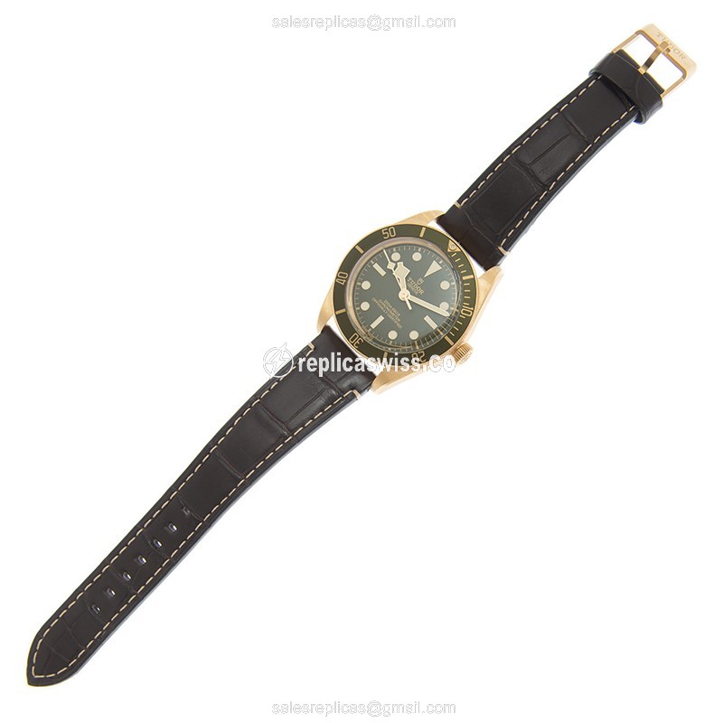 Tudor Black Bay 1958 Replica - Auto - 18kt Gold - Green Dial - Brown Alligator Buckle - View 2