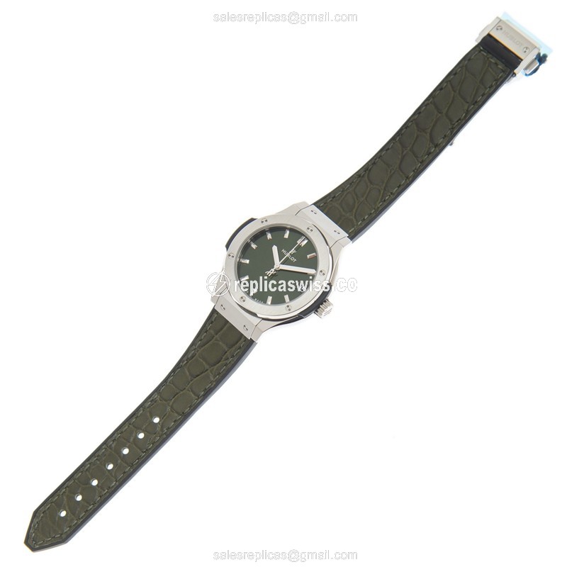 Hublot Classic Fusion Replica Watch - Titanium - Green Dial - View 2