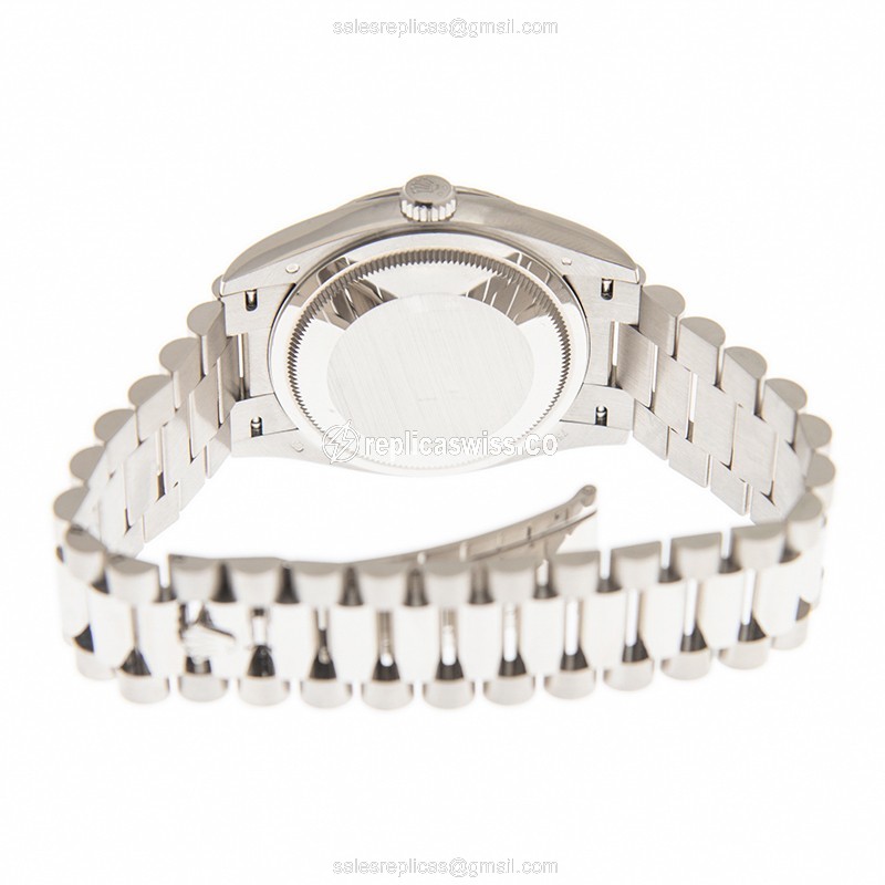 Rolex Day-Date Replica | Automatic | 18kt Gold Case, Blue Dial | Silver Clasp, Gold Strap - View 4