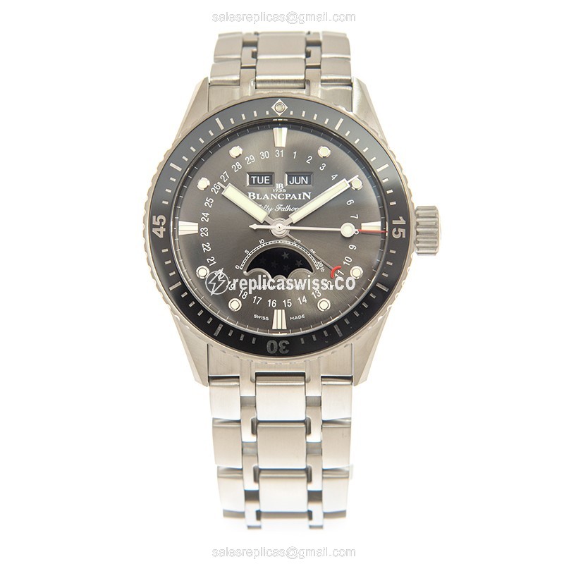 Blancpain 5054-1110-70B FIFTY Fathoms - Automatic - Steel Case - Gray Dial - Silver Strap - View 2