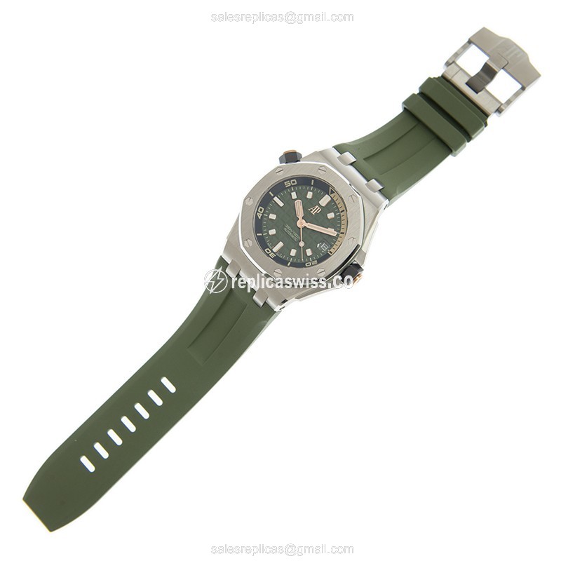 Automatic Audemars Piguet Royal Oak Offshore - Green Dial - Steel Case - Green Rubber Strap - Buckle Clasp - View 2