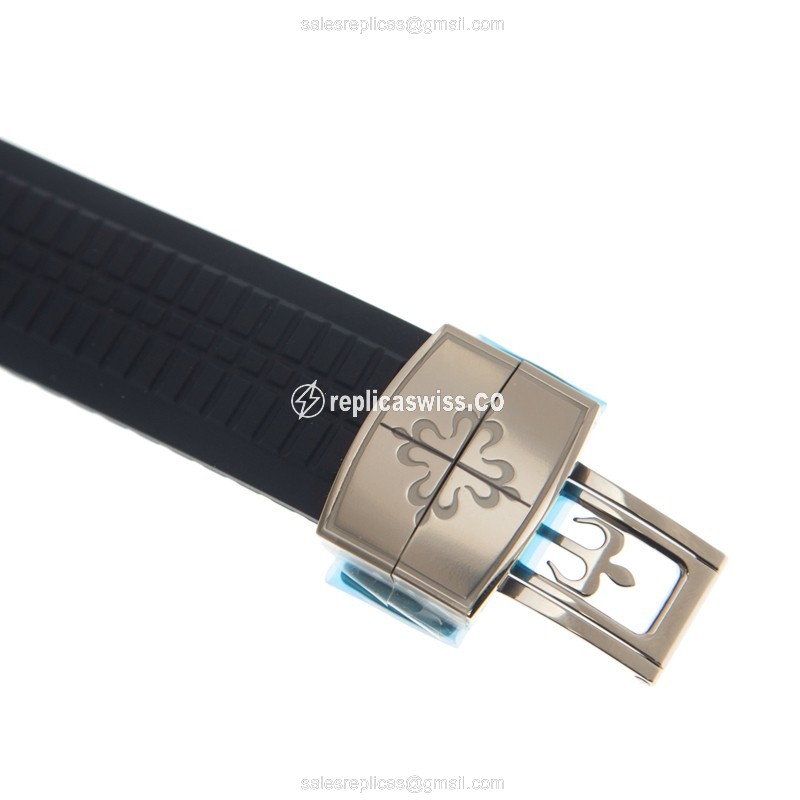 Patek Philippe AQUANAUT 5968G-001 - Auto 18kt Gold - Blue Dial - Blue Rubber Strap - View 4