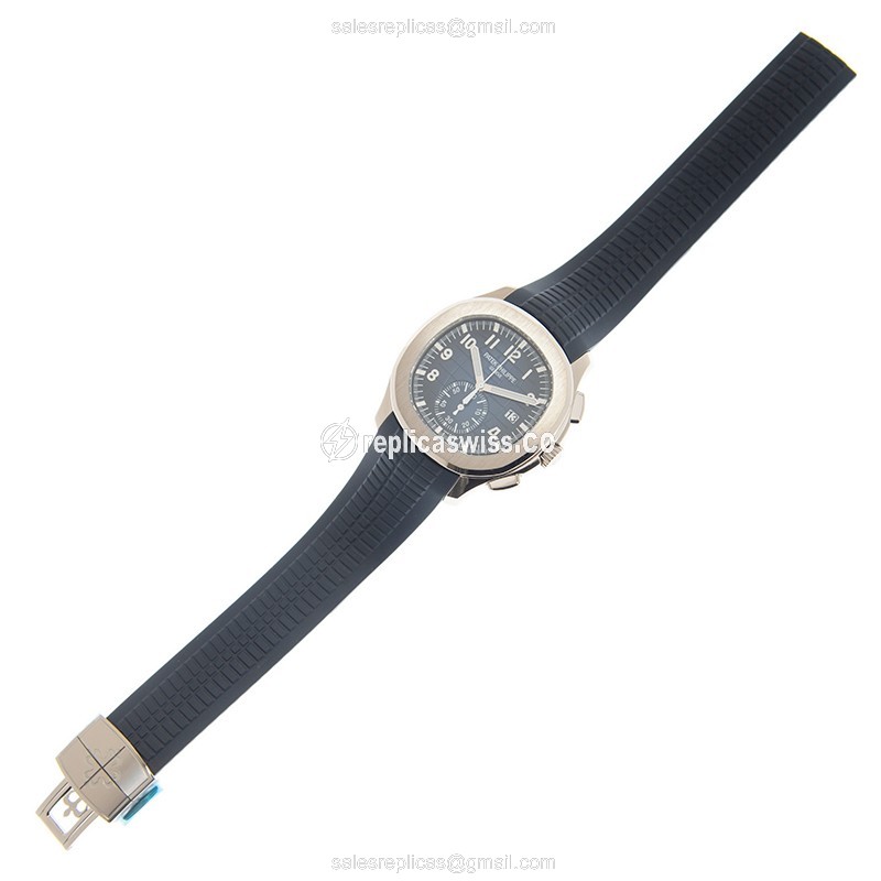 Patek Philippe AQUANAUT 5968G-001 - Auto 18kt Gold - Blue Dial - Blue Rubber Strap - View 2