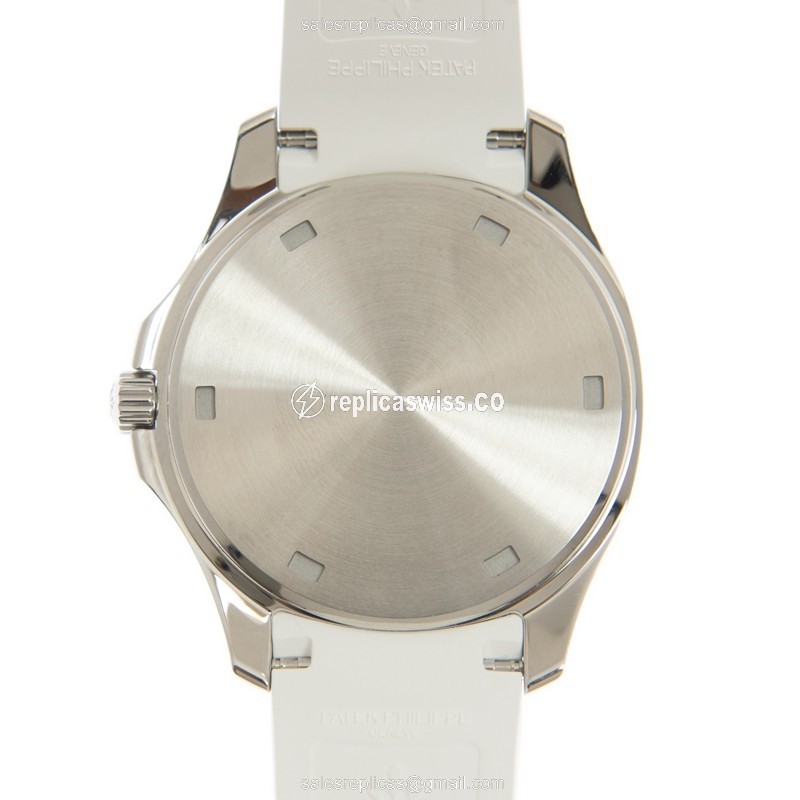 Patek Philippe AQUANAUT Quartz - Diamond Dial - White - Rubber Strap - Clasp - View 3
