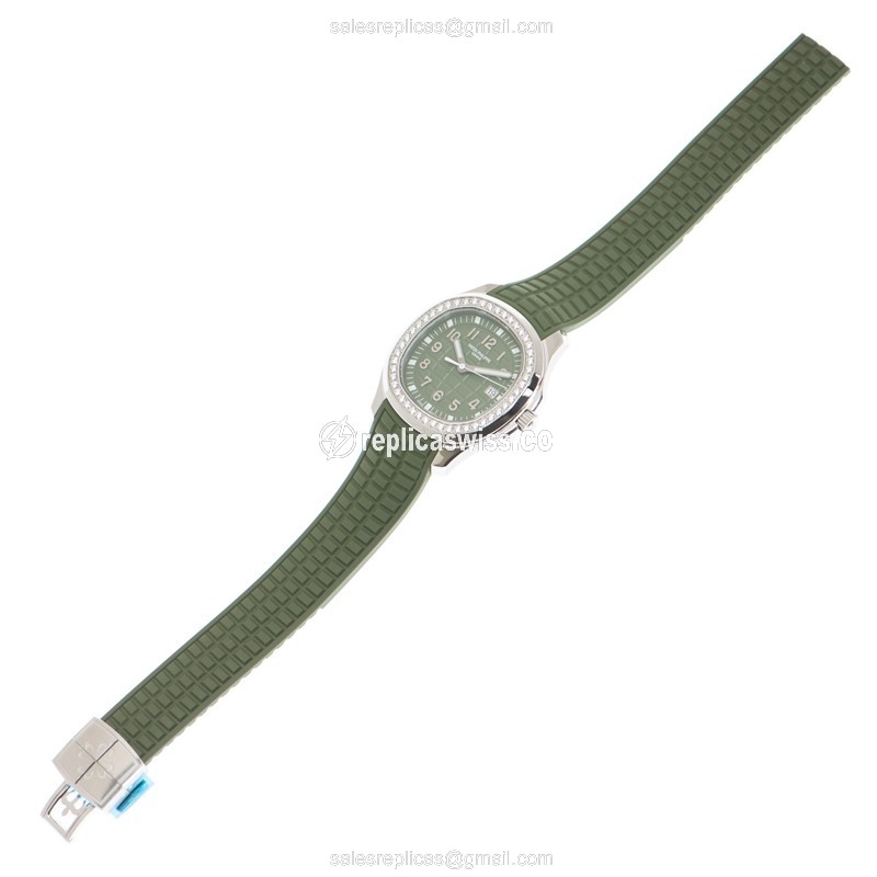 Patek Philippe 5267/200A-011 AQUANAUT Quartz Stainless Steel & Diamonds - View 2