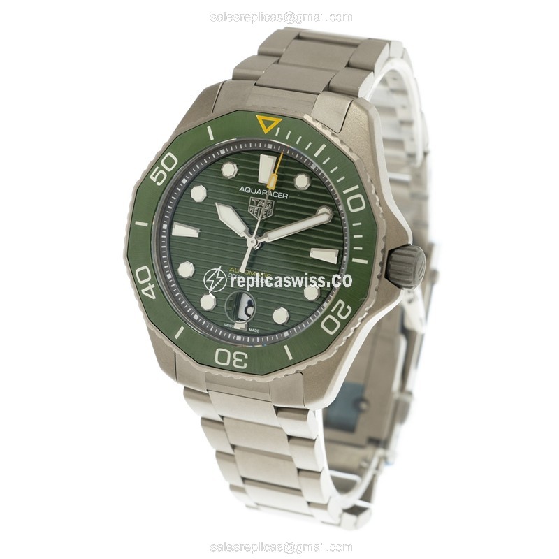 Tag Heuer Aquaracer Watch - Automatic - Titanium - Green - View 3