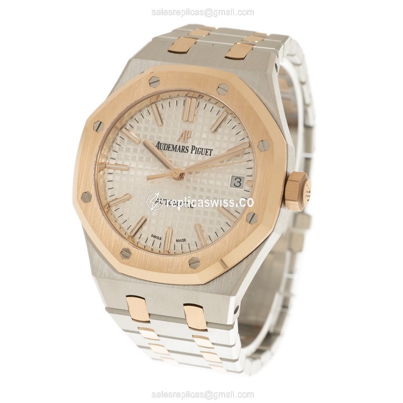 Audemars Piguet ROYAL OAK Replica - Automatic - 18kt Rose & Steel - White Dial - Gold Clasp - View 3