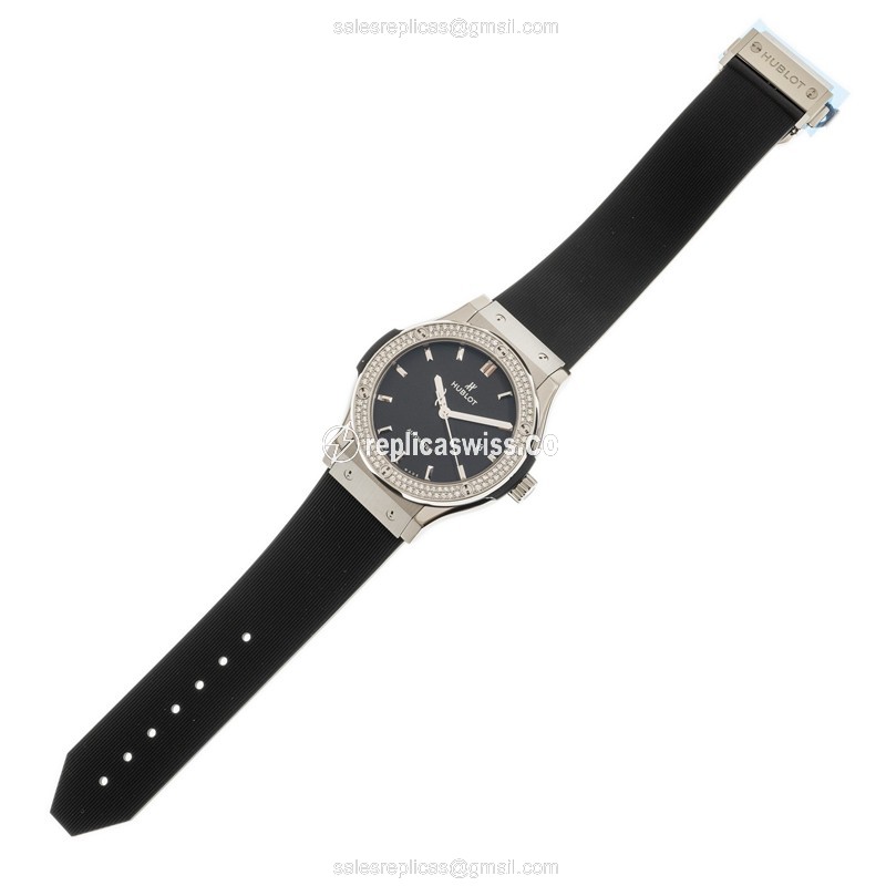 Hublot Classic Fusion Replica - Automatic - Titanium Case - Black Dial - Rubber Strap - View 2