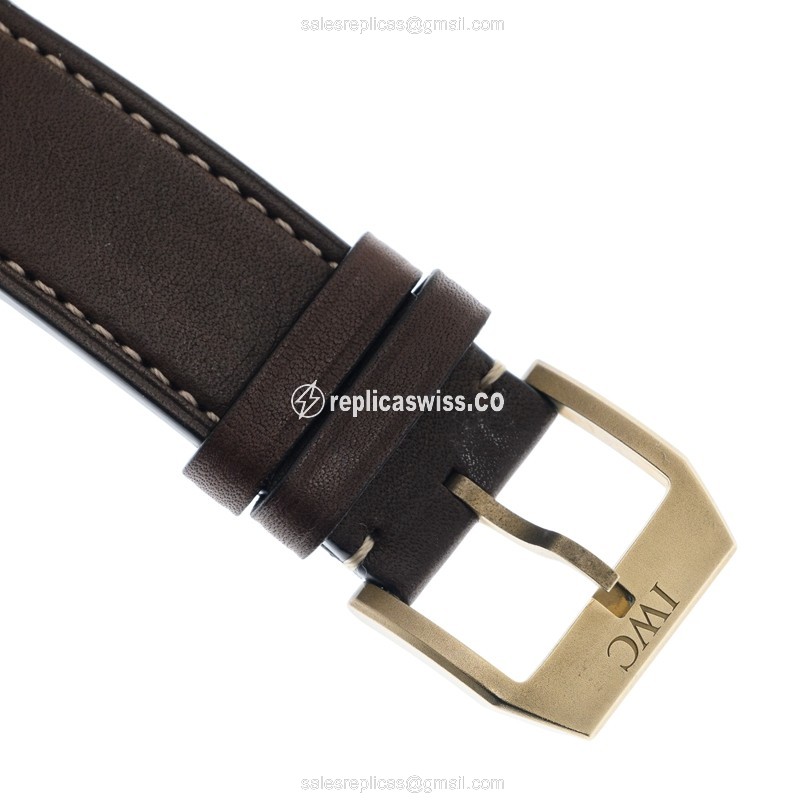 IWC PILOTS Bronze Case - Automatic Movement - Green Dial - Brown Cowhide - Buckle Clasp - View 4