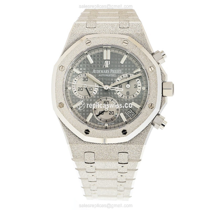 Audemars Piguet ROYAL OAK - Automatic - 18kt White Gold - Gray Dial - Silver Strap - View 2
