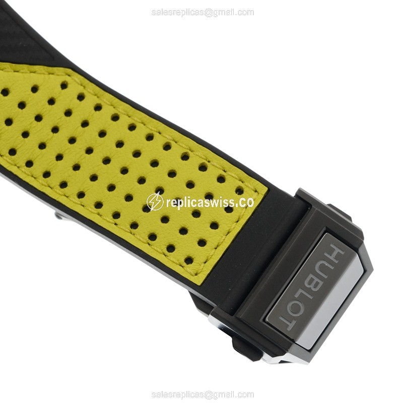 Hublot BIG BANG Carbon Fiber - Automatic - Transparent Dial - Gold Clasp - Rubber Strap - View 4