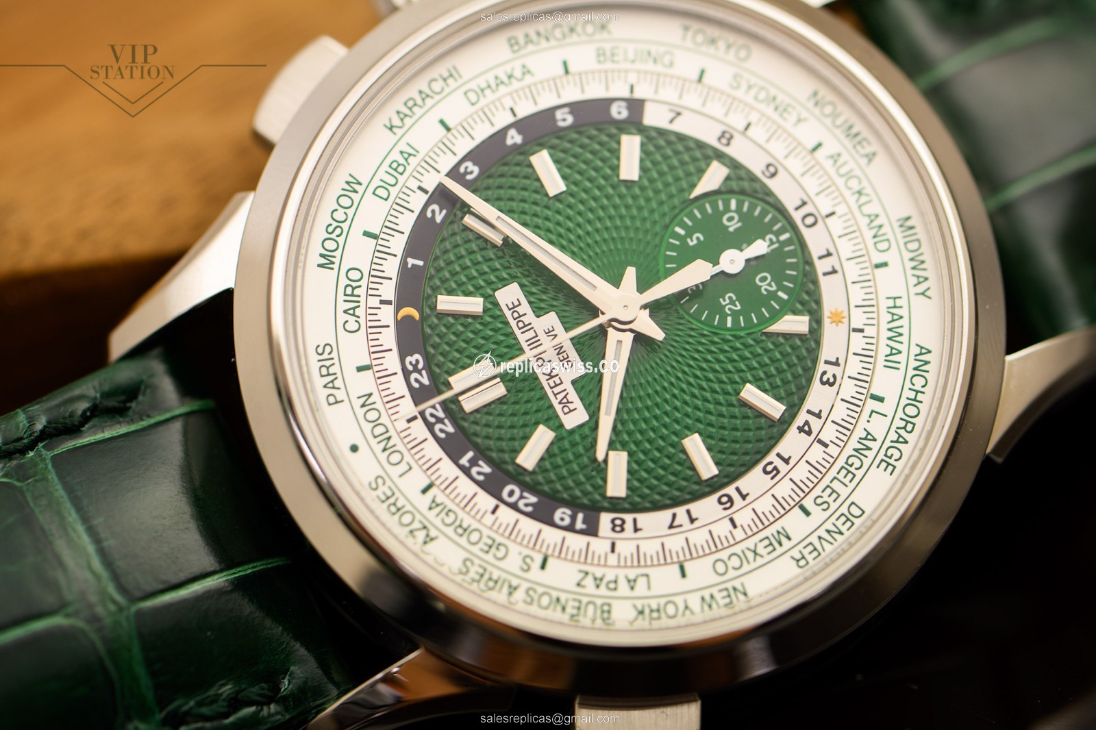 Patek Philippe 5930P-001 Replica - Automatic - Platinum Case - Green Dial & Alligator Green Strap - View 3