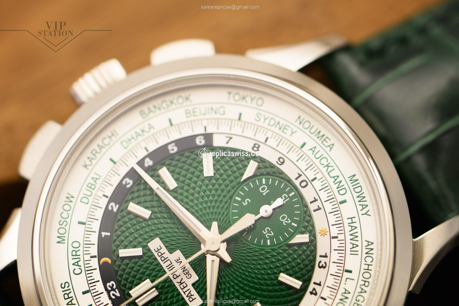 Patek Philippe 5930P-001 Replica - Automatic - Platinum Case - Green Dial & Alligator Green Strap - View 4