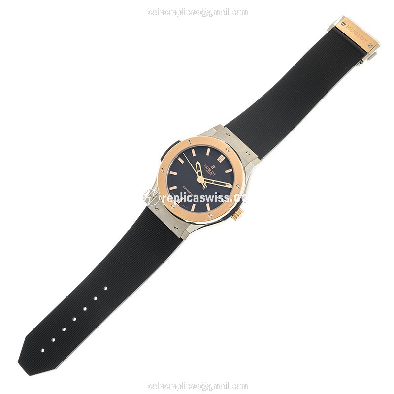 Hublot Classic Fusion Replica - Automatic - Rose Gold - Titanium - Black Dial - Rubber Strap - View 2