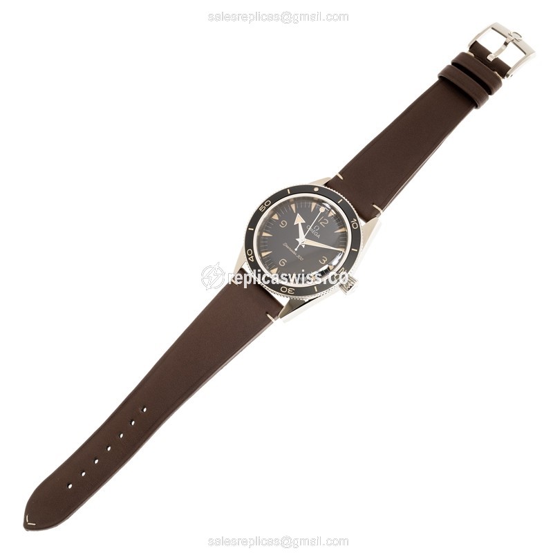 Omega Seamaster 234.32.41.21.01.001 Replica - Automatic - Black Dial - Brown Leather Strap - View 2