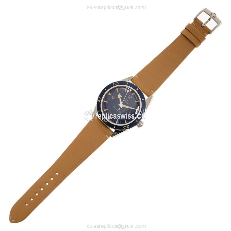 Omega Seamaster 234.32.41.21.03.001 - Auto - Blue Dial - Beige Cowhide - Clasp - View 2