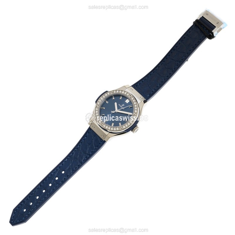 Hublot Classic Fusion Replica - Quartz - Titanium - Diamond Case - Blue Dial - Alligator Blue Strap - View 2
