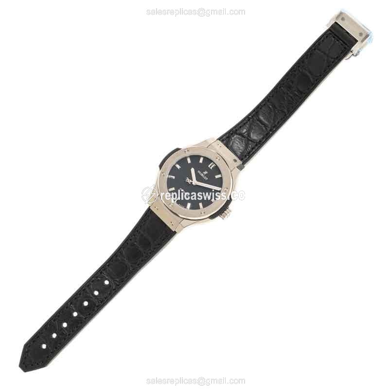 Hublot Classic Fusion Replica - Automatic - Titanium Case - Black Dial - Black Alligator Strap - View 2