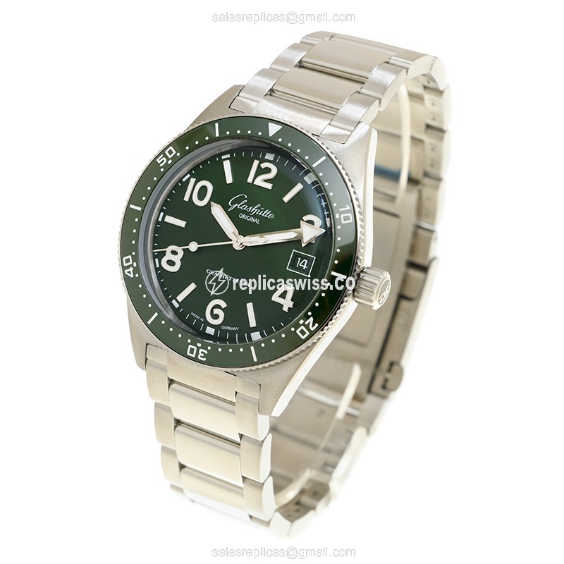 Glashutte Replica SPEZIALIST - Automatic - Steel Case - Green Dial - Silver Strap - View 3