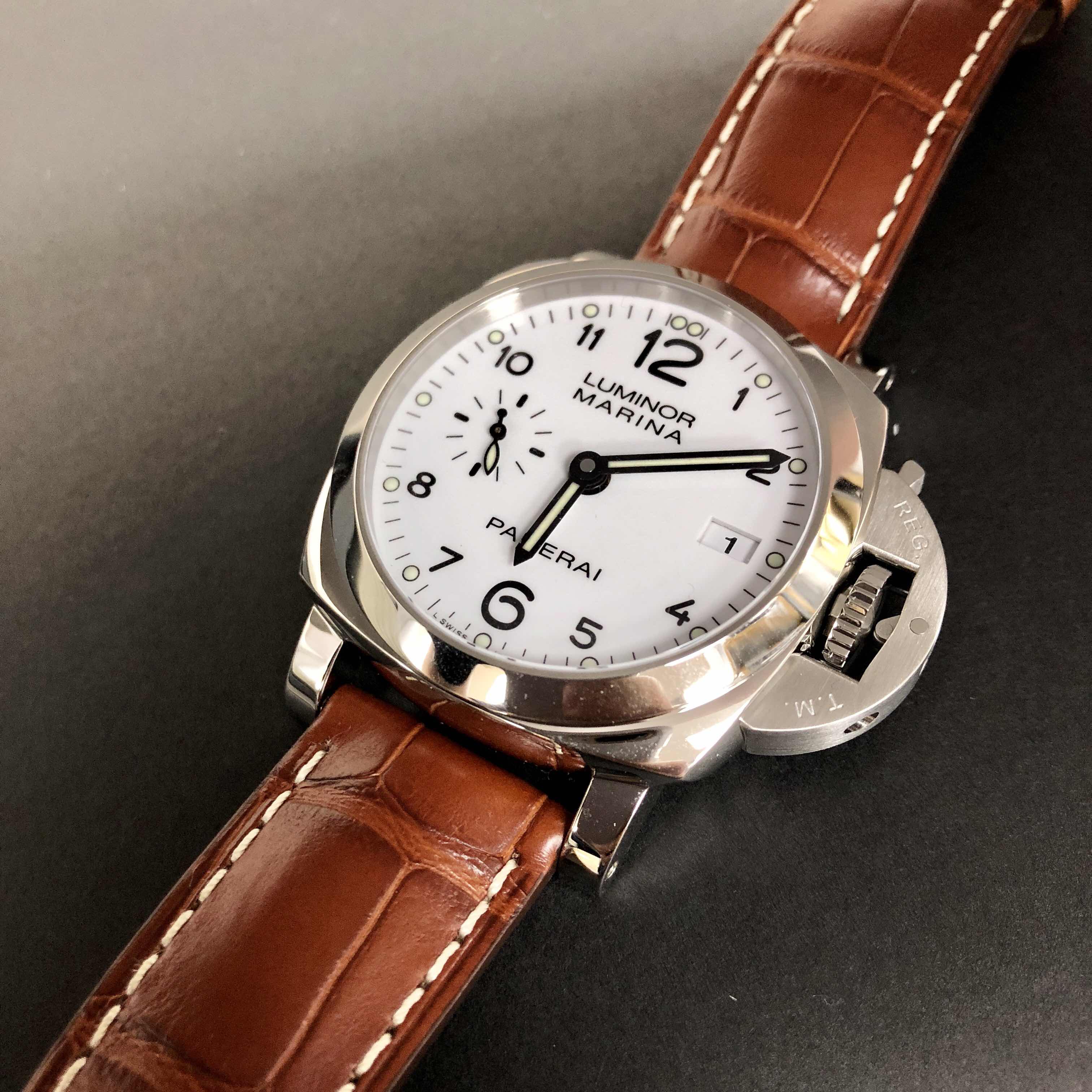Panerai PAM00523 Replica - Automatic - Steel Case - White Dial - Brown Alligator Strap - View 4