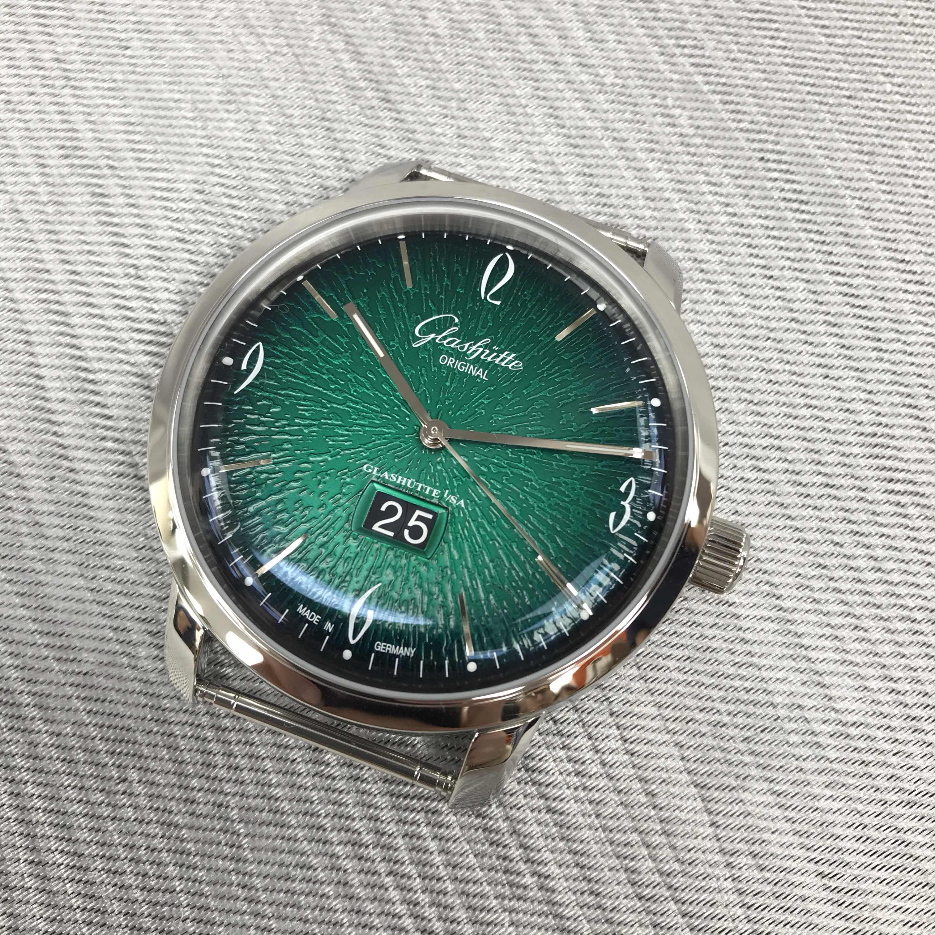 Glashutte Vintage Automatic Steel - Green Dial - Leather Black Strap - Buckle Clasp - View 4