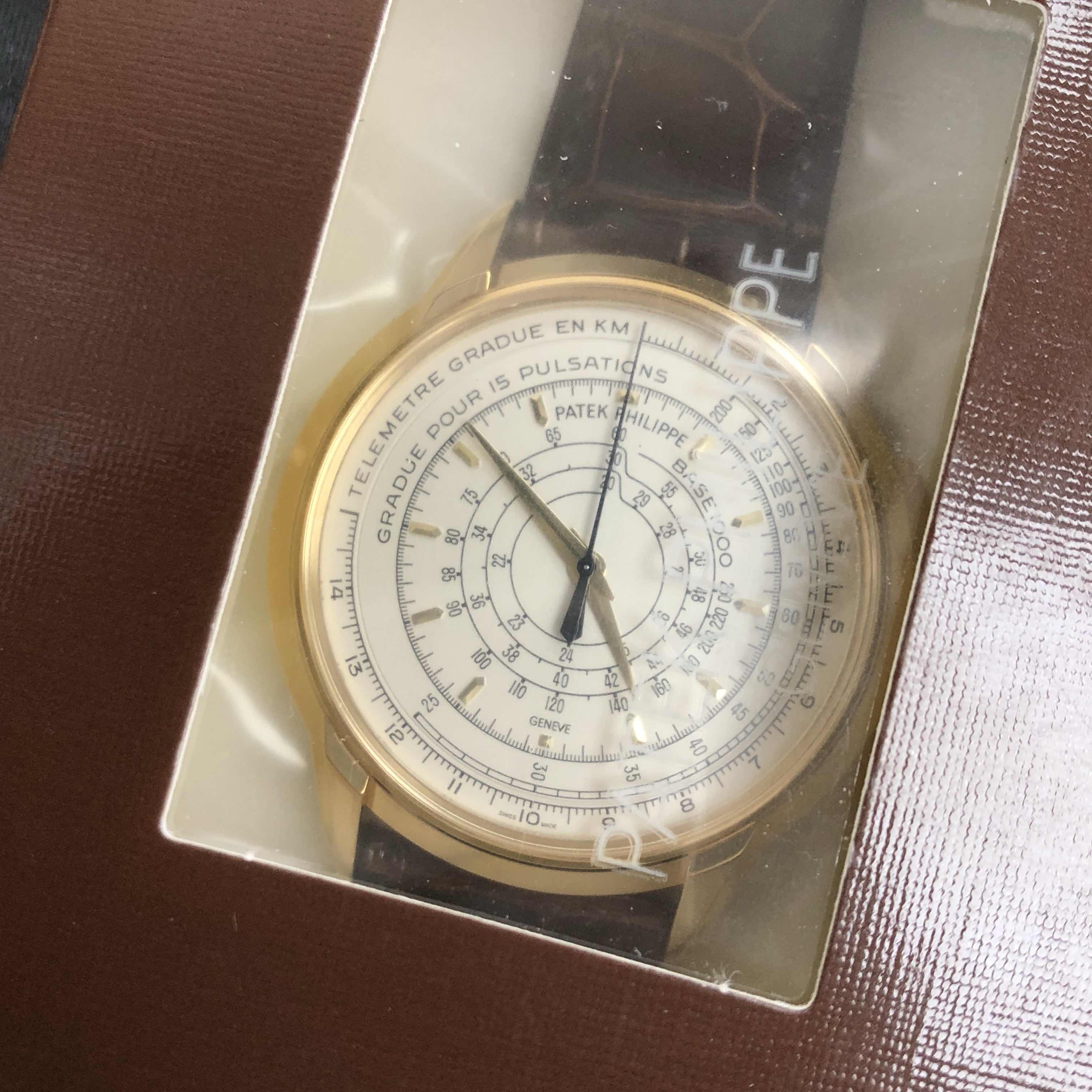 Patek Philippe 5975J Replica - Automatic - Gold - White Dial - 42mm - View 4