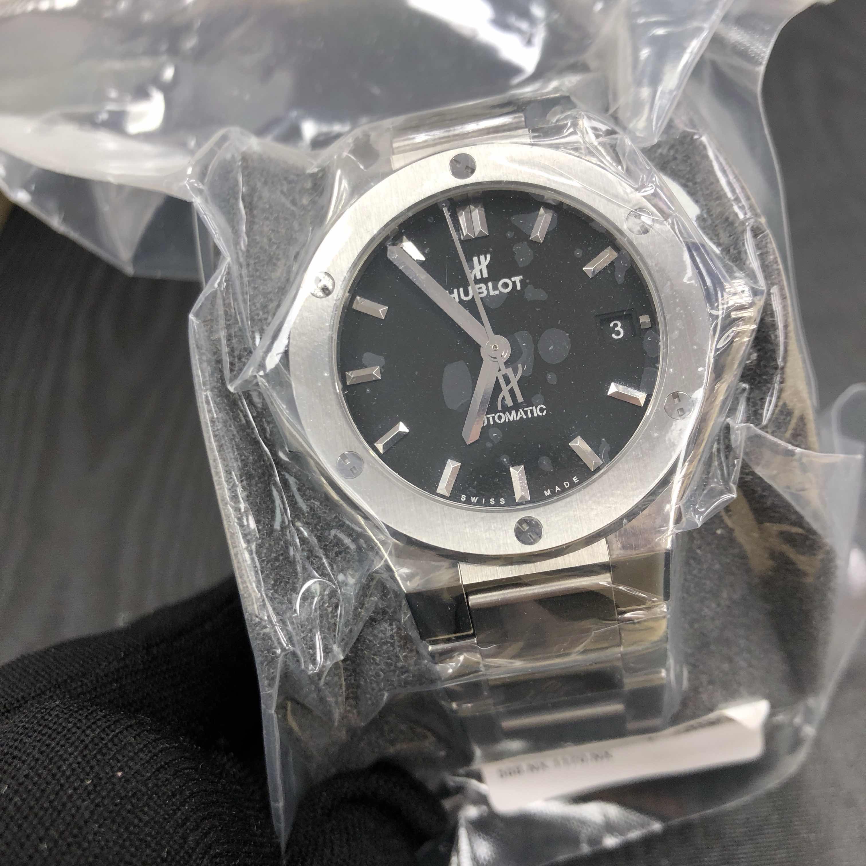 Hublot Classic Fusion Replica - Automatic - Steel Case - Black Dial - Silver Strap - View 4