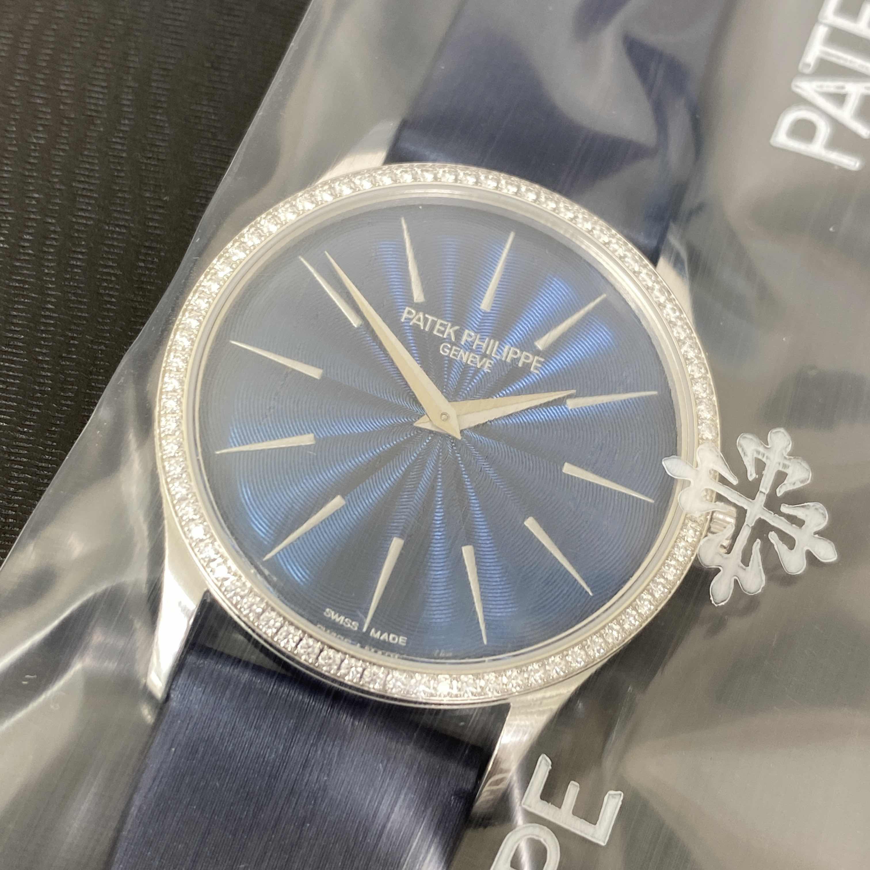 Patek Philippe 4997/200G-001 Replica - Automatic - 18kt White Gold - Blue Dial - Diamond - Leather Strap - View 4