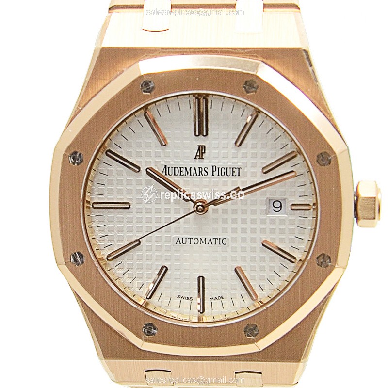 Audemars Piguet Royal Oak 15400OR.OO.1220OR.02 - Auto - 18kt Rose Gold Case - White Dial
