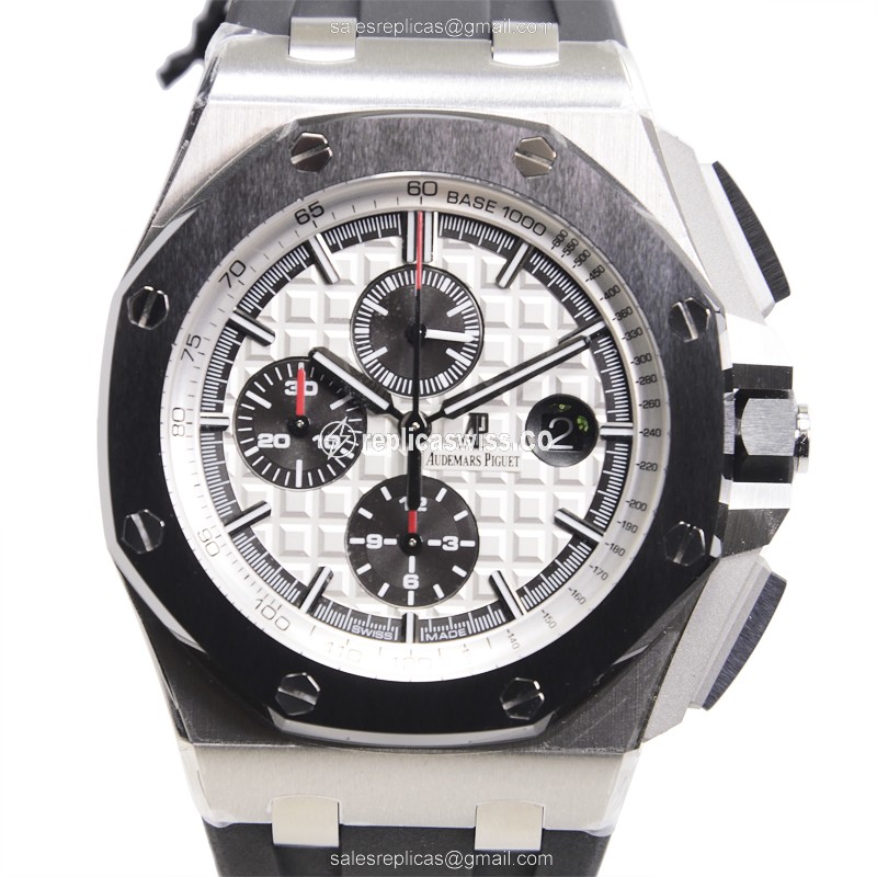 Audemars Piguet Royal Oak Offshore - Auto - Stainless Steel - Silver Dial - Rubber Black Buckle