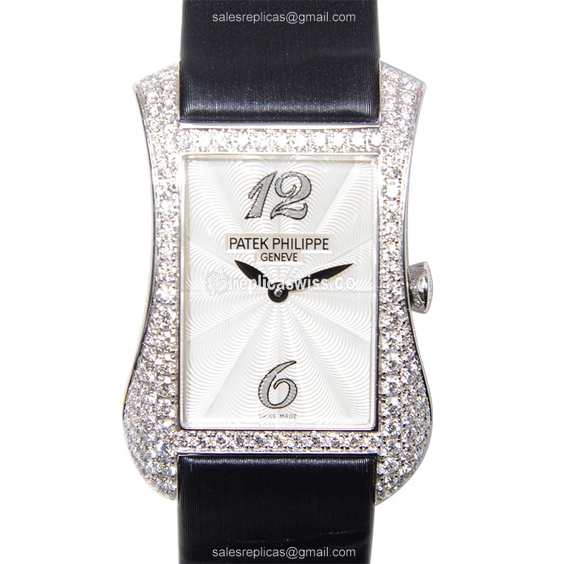 Patek Philippe 4973G-001 GONDOLO Quartz - 18kt White Gold - Diamond - Silver Dial - Buckle Clasp