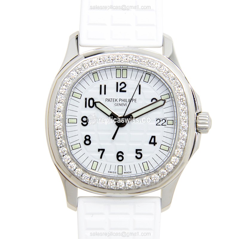 Patek Philippe AQUANAUT Quartz - White Dial - Steel Case - Rubber Strap - Clasp