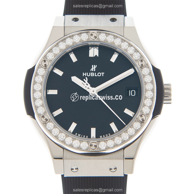 Hublot Classic Fusion Quartz - Titanium Case - Diamond Bezel - Black Dial - Rubber Strap