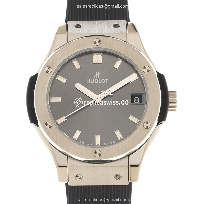 Hublot Classic Fusion Quartz Titanium - Gray Dial - Grey Rubber Strap