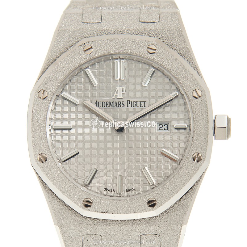 AP Royal Oak Replica - Quartz - 18kt White Gold - Silver Dial - Clasp